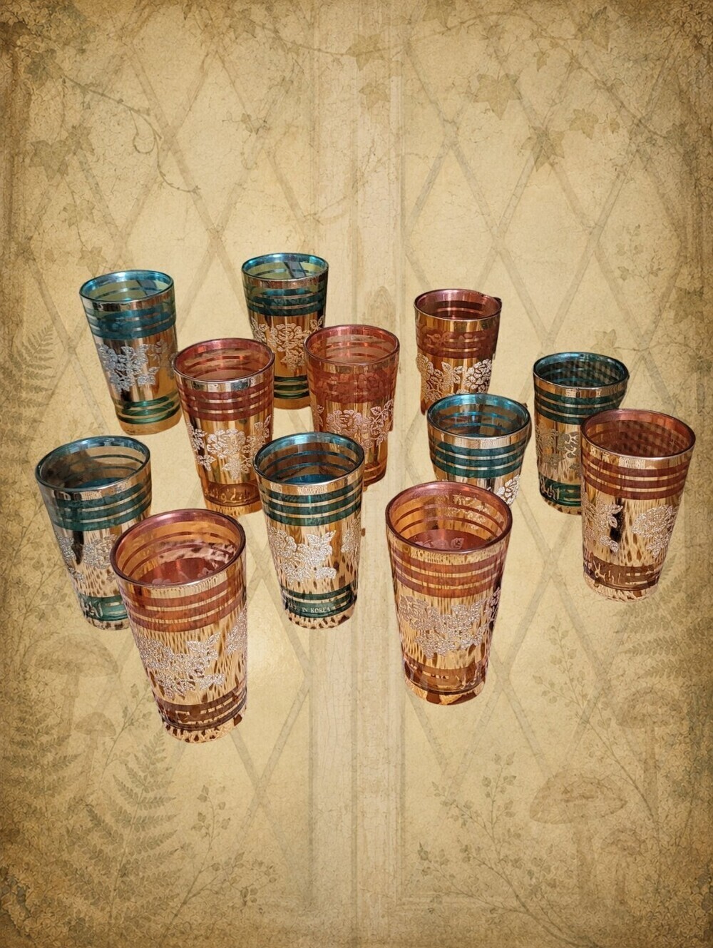 Cabinet of Curiosities 🏷🧚‍♂️ Vintage Korean Gilded Glasses Set of 12